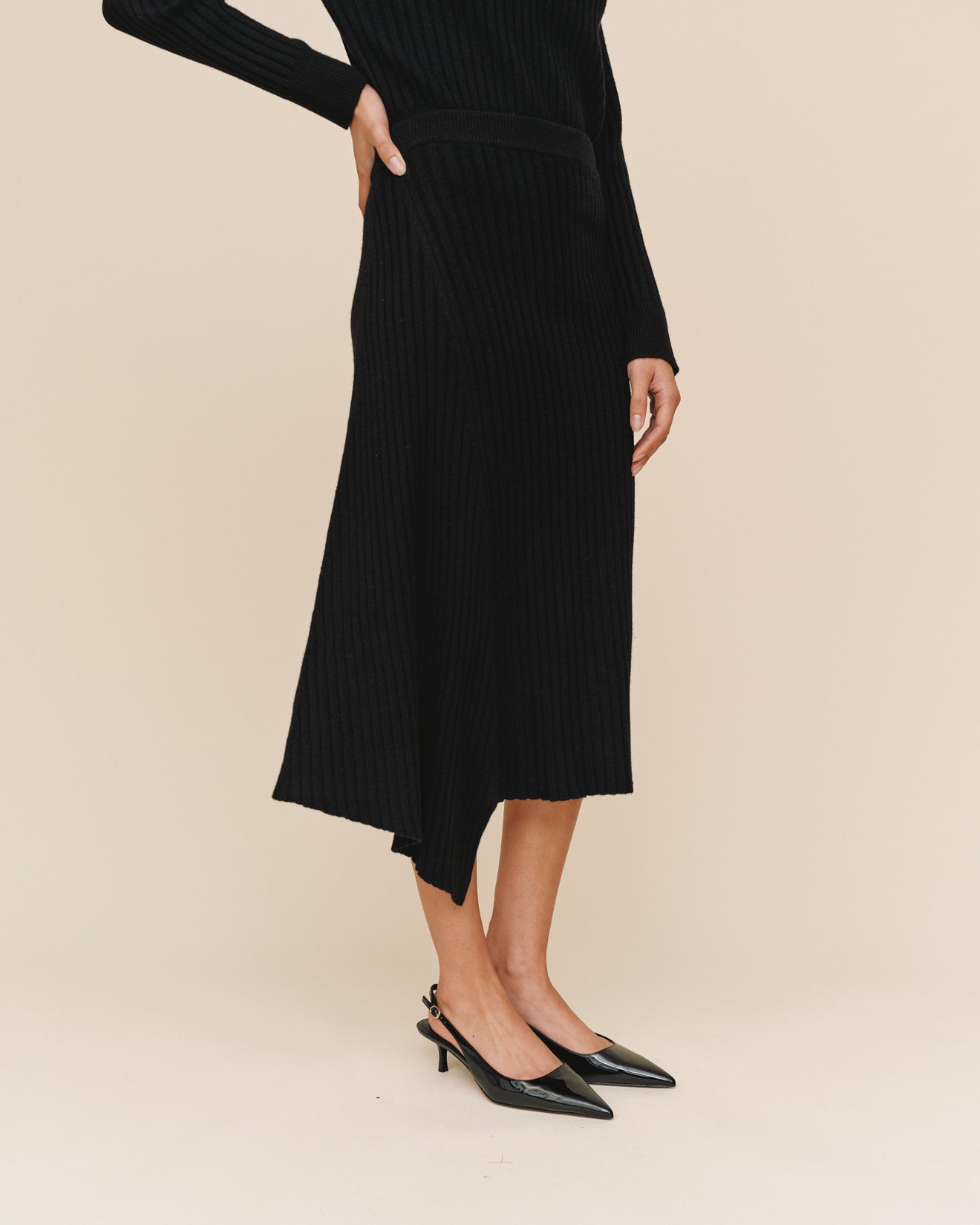 Asymmetric Hem Skirt - Black