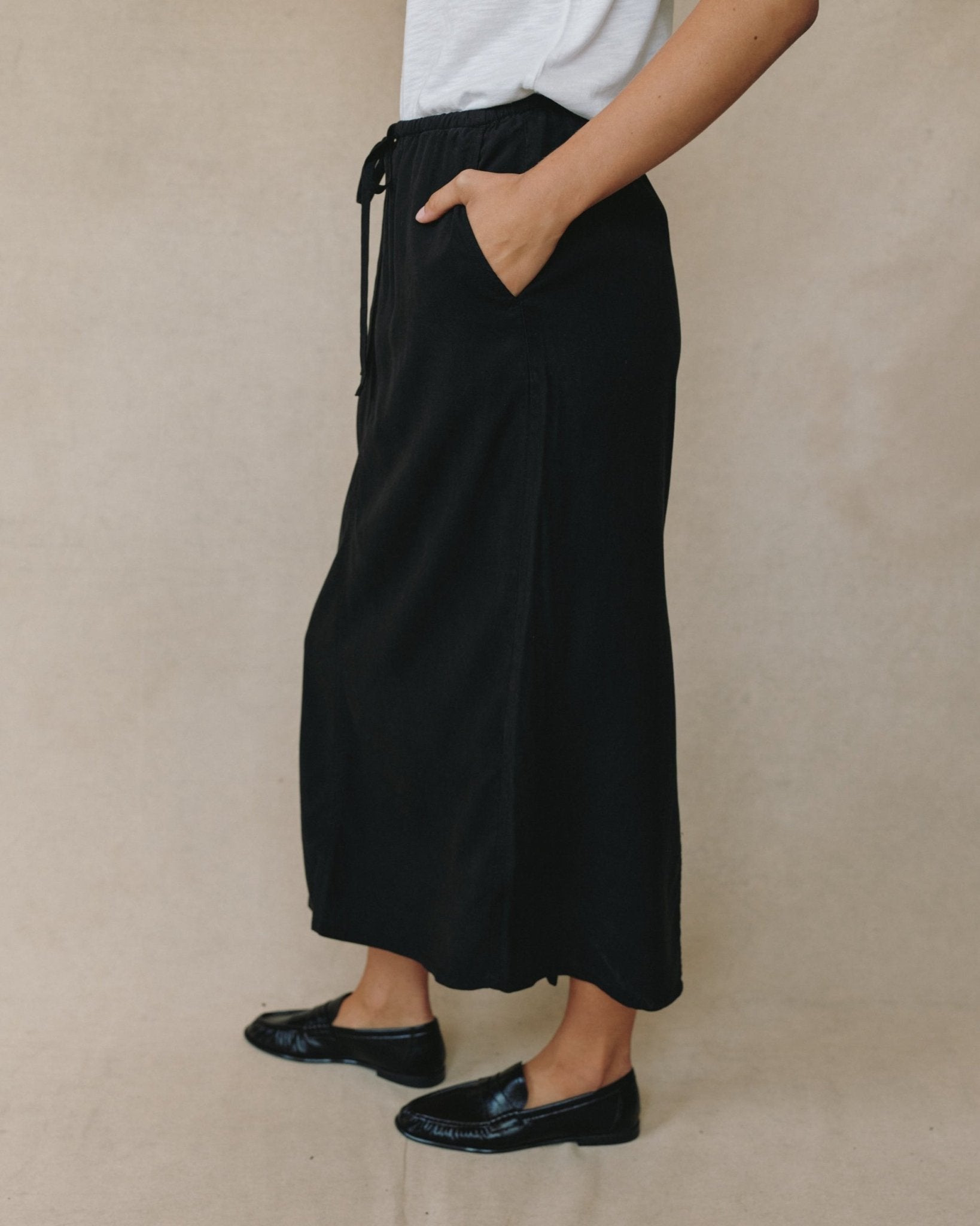 Back Slit Skirt - Vintage Black