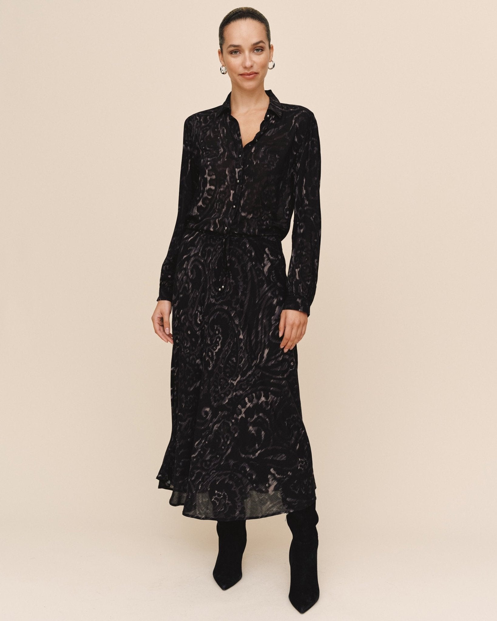 Bias Full Skirt With Tie - Black Paisley