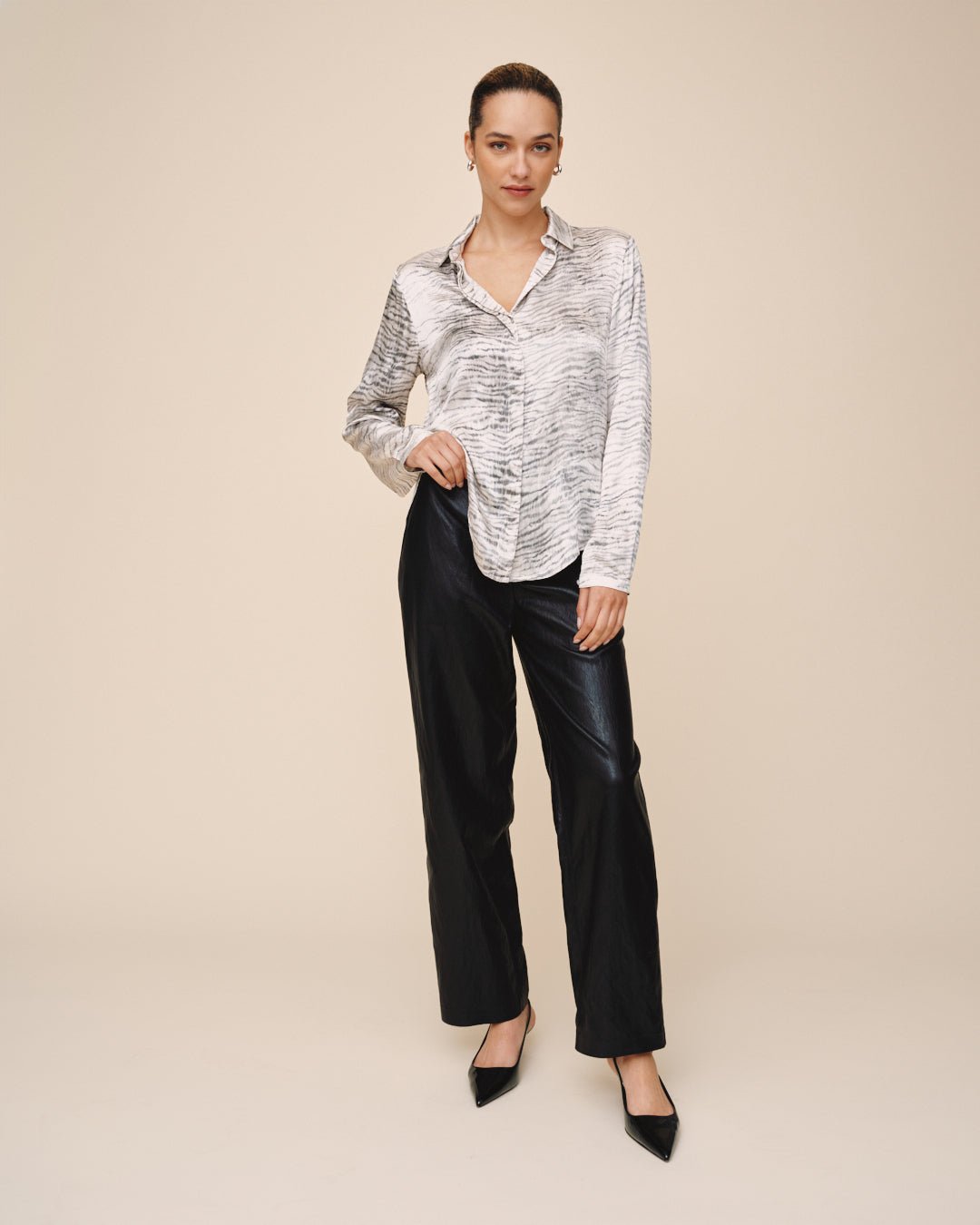 Clean Hidden Placket - Snow Tiger