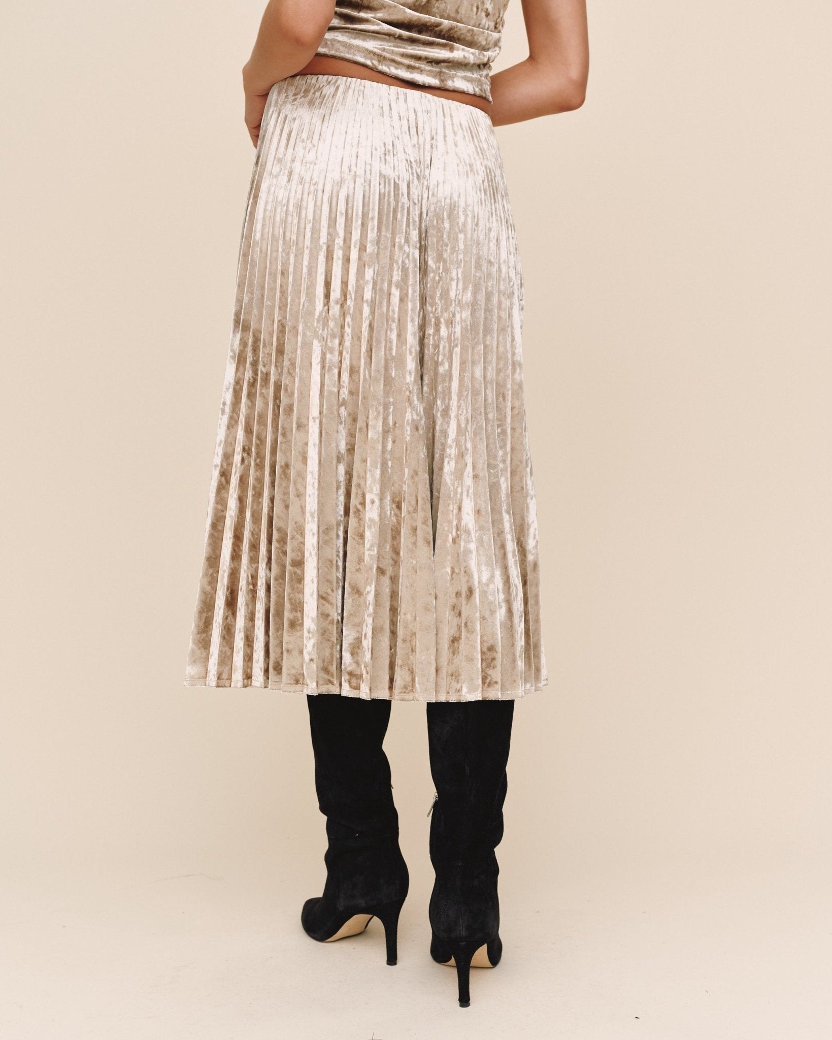 Clean Waist Pleated Skirt - Mocha Softee