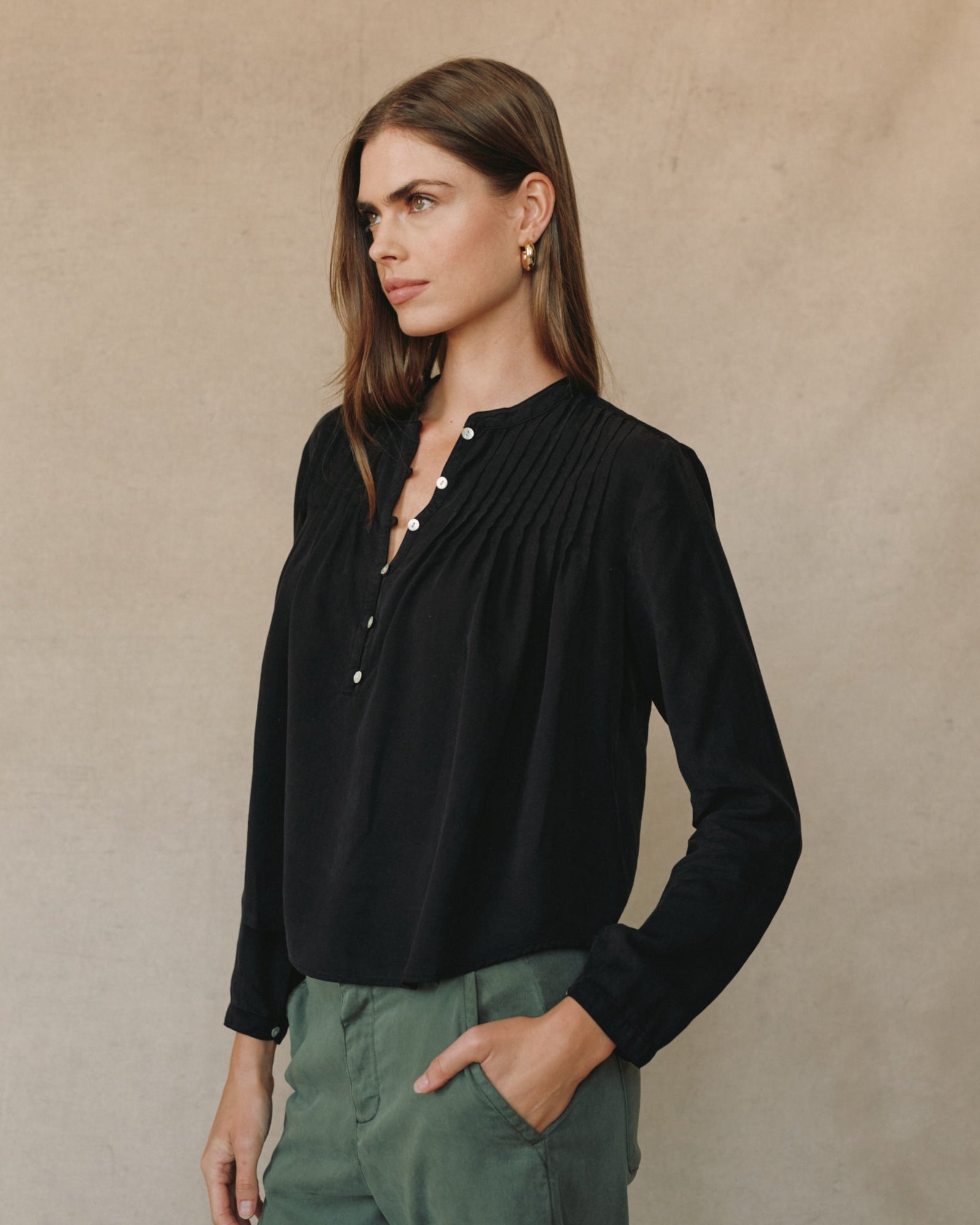 Long Sleeve Pintuck Pullover - Black