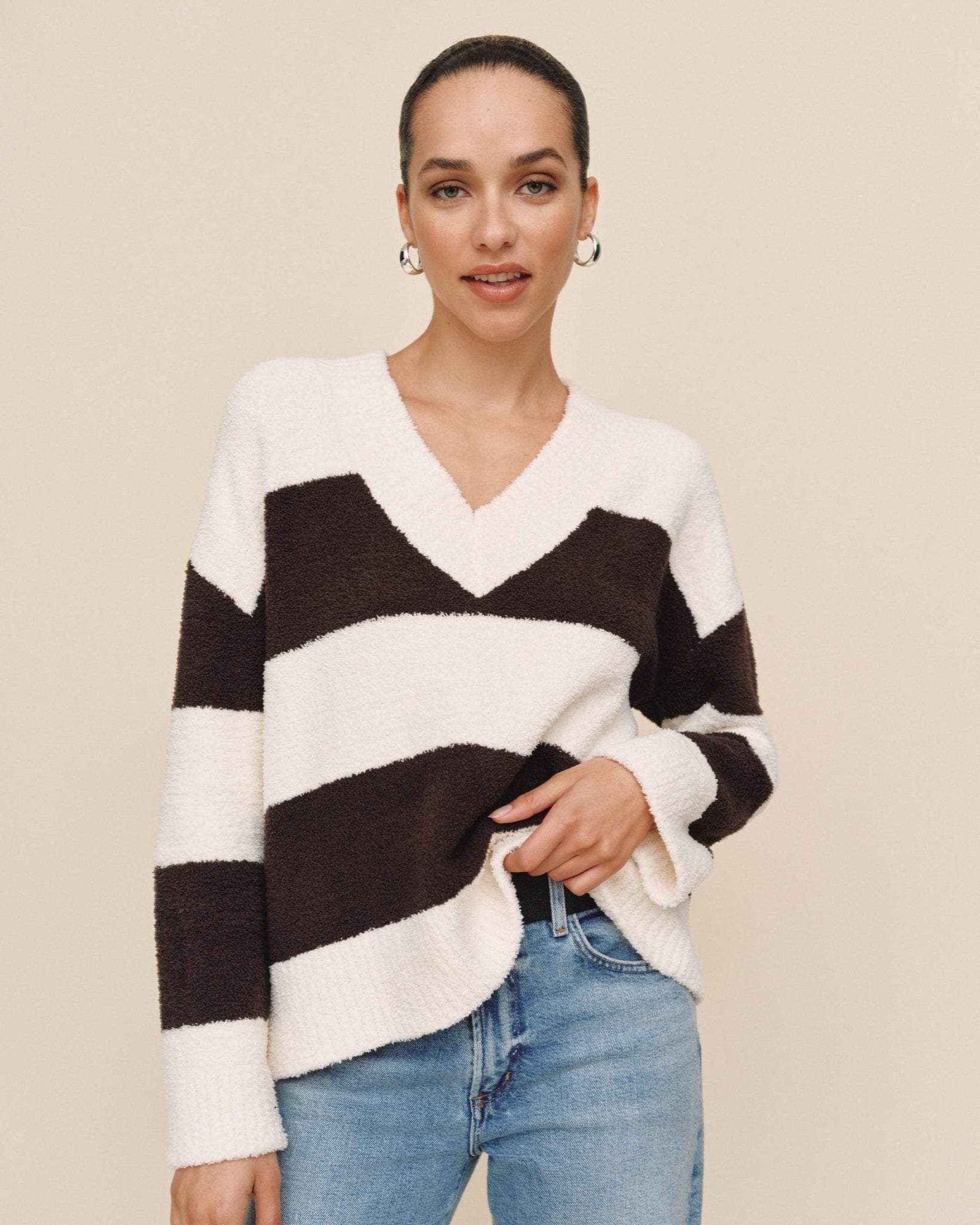 Oversized V Neck Sweater - Frost and Fawn