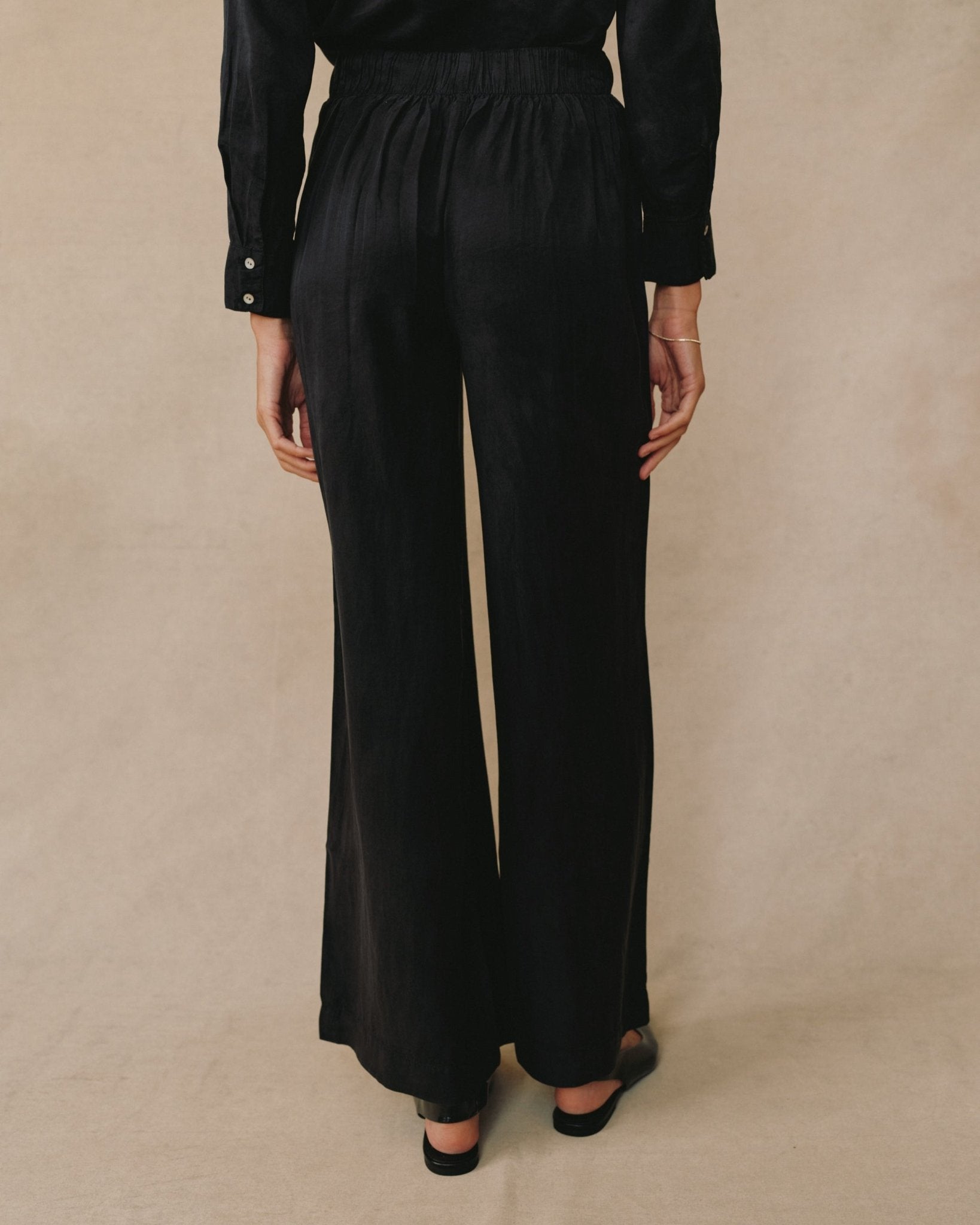 Pull On Inverted Pleat Wide Leg - Black